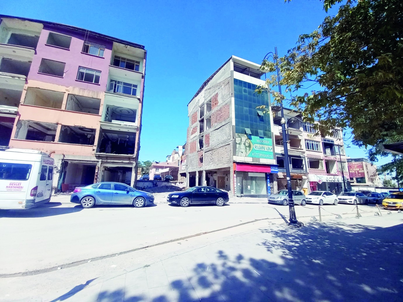 Malatya Valiliği yanındaki hasarlı yapılar için yıkım kararı