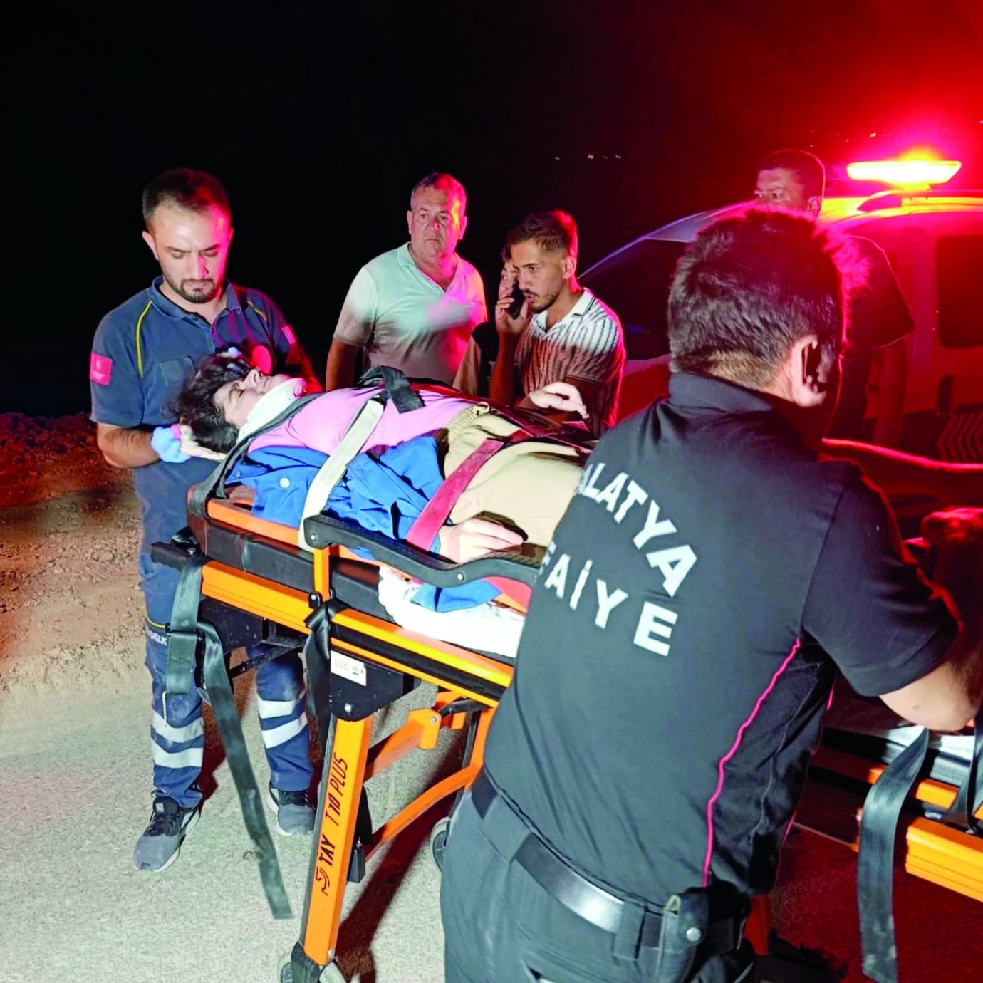 Darende'de inşaatta asansör boşluğuna düşen kadın yaralandı