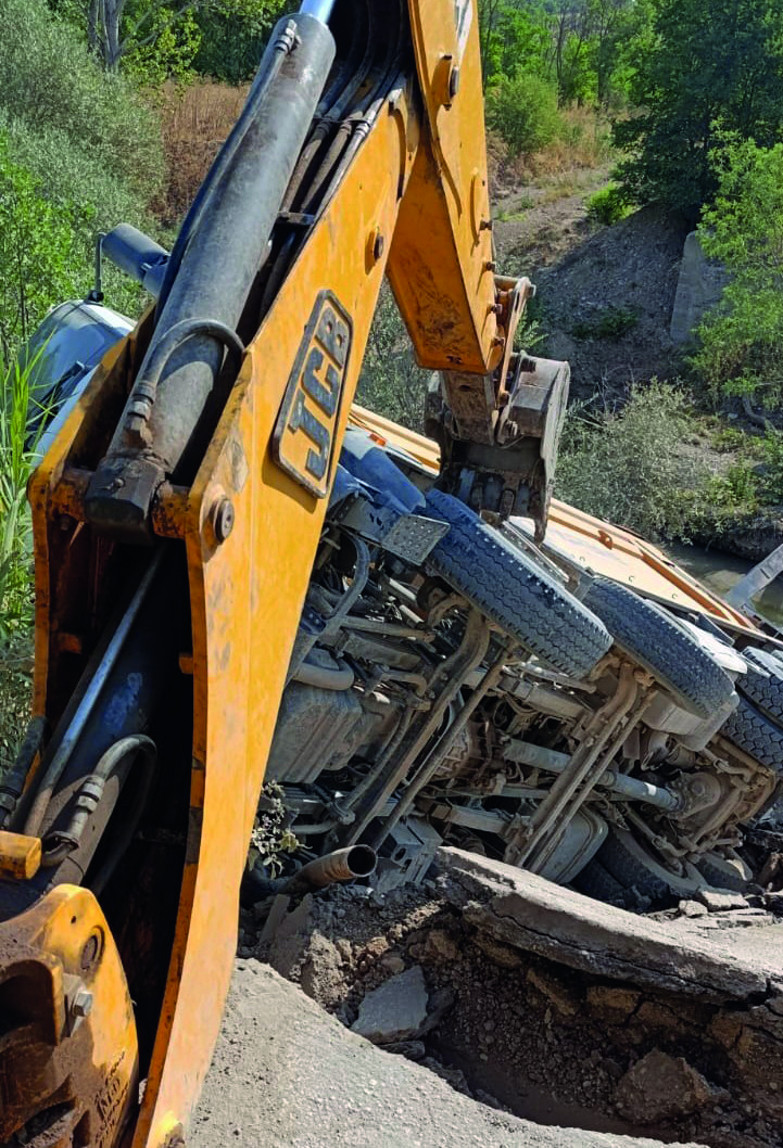 Akçadağ’da Köprü Çöktü: 1 Yaralı