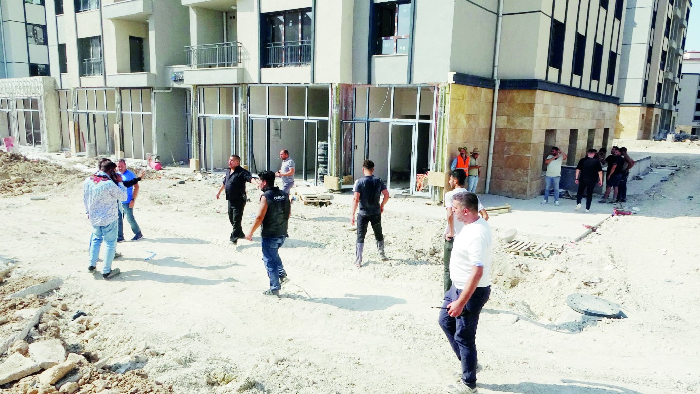 Taşlı-Sopalı Kavga: 16 İşçi Yaralandı