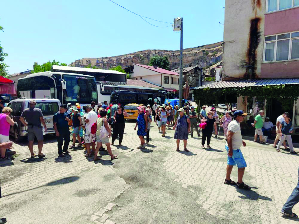 Çemişgezek ilçesi yerli turistlerin gözdesi oldu
