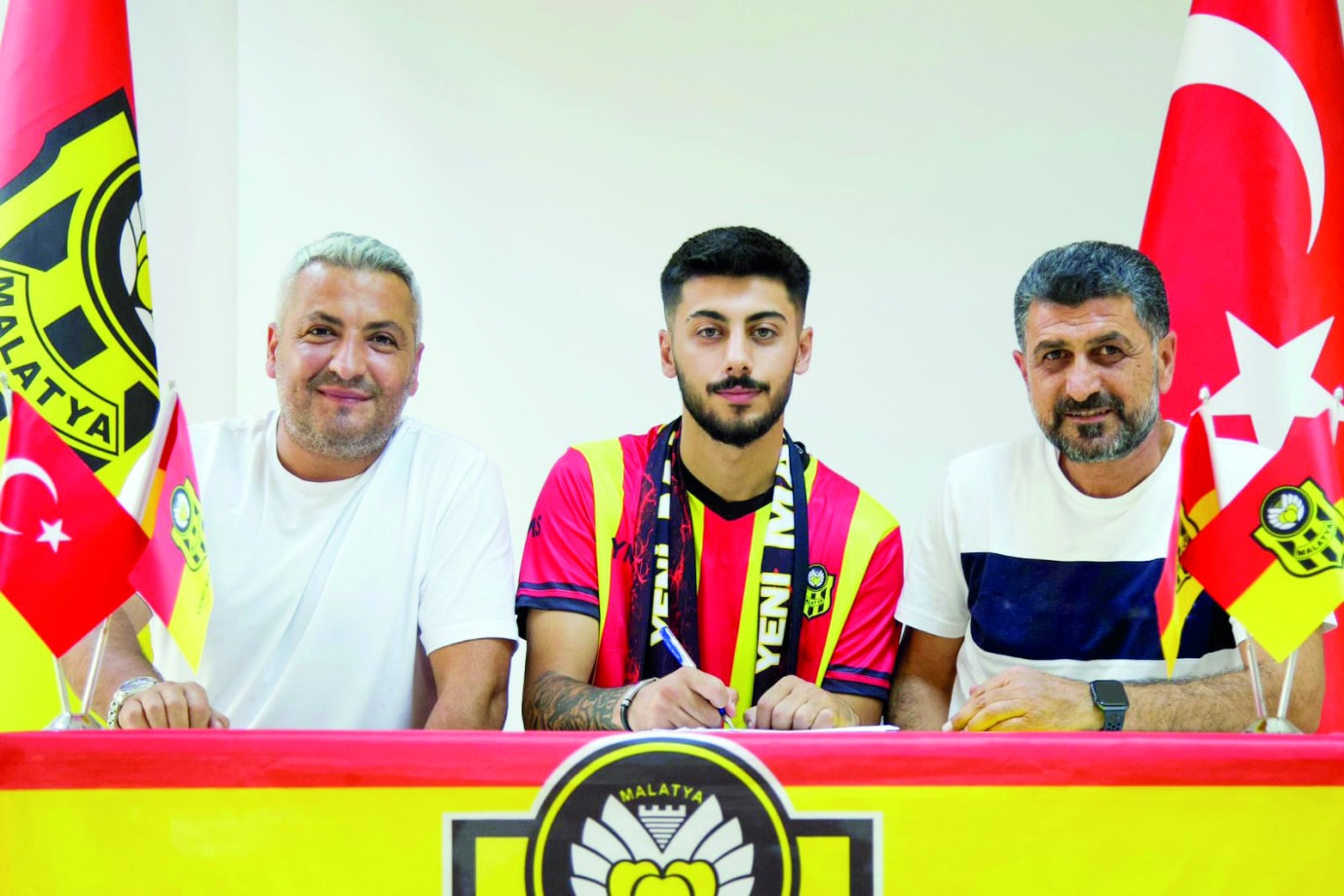 Profesyonel futbolcu Yiğit Ulaş ile sözleşme süresi uzatıldı