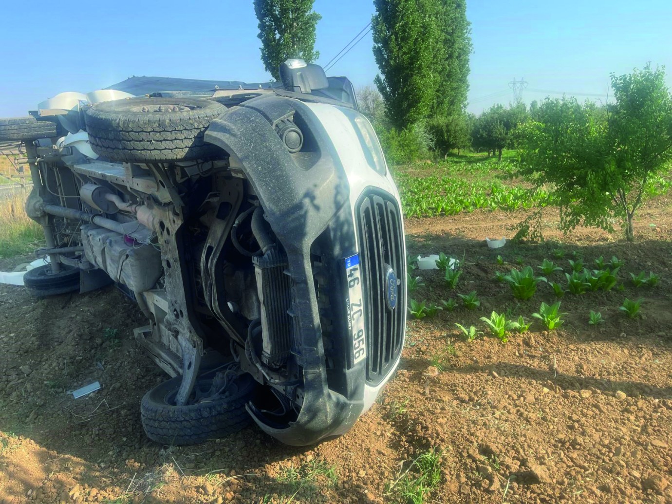 Otomobil ile kamyon çarpıştı: 1 yaralı
