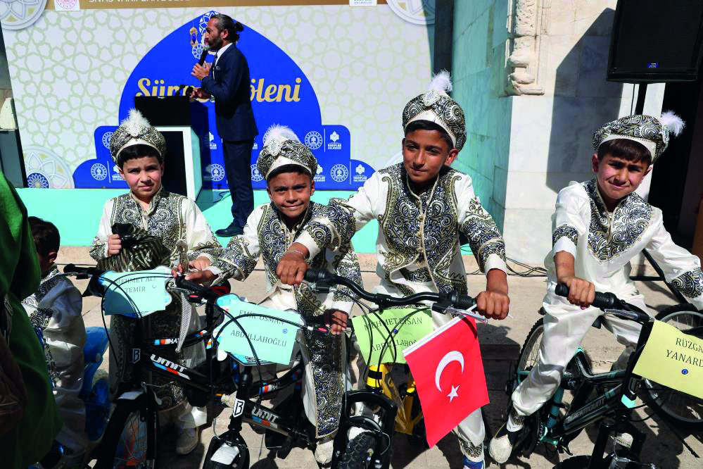 529 yıllık sünnet geleneği Sivas'ta yaşatıldı