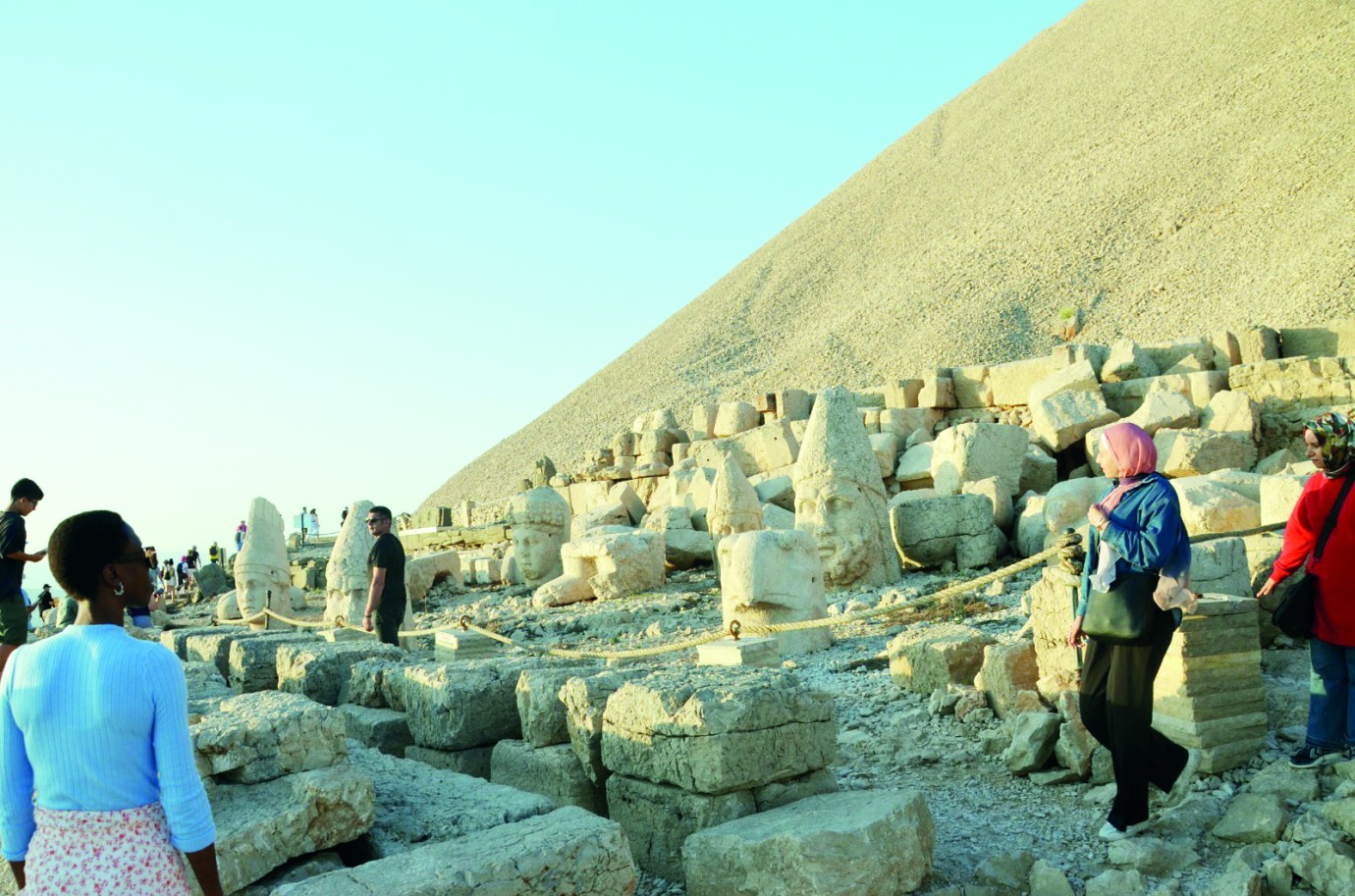 KÜLTÜRLER NEMRUT’TA BULUŞTU