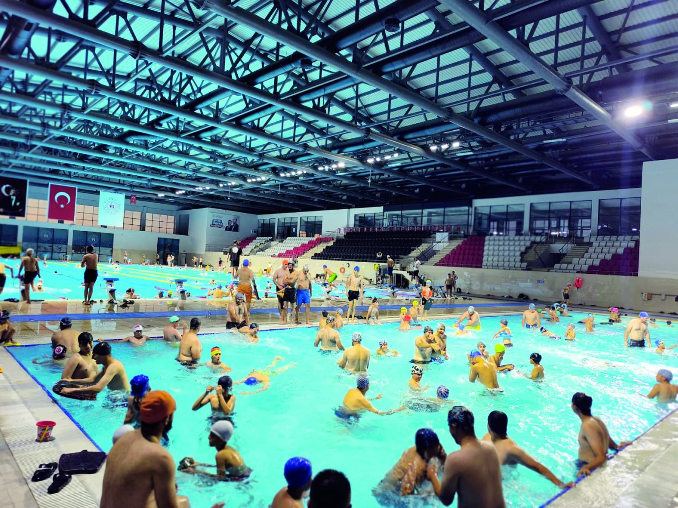 Malatya Kapalı Olimpik Yüzme Havuzu doldu taştı 
