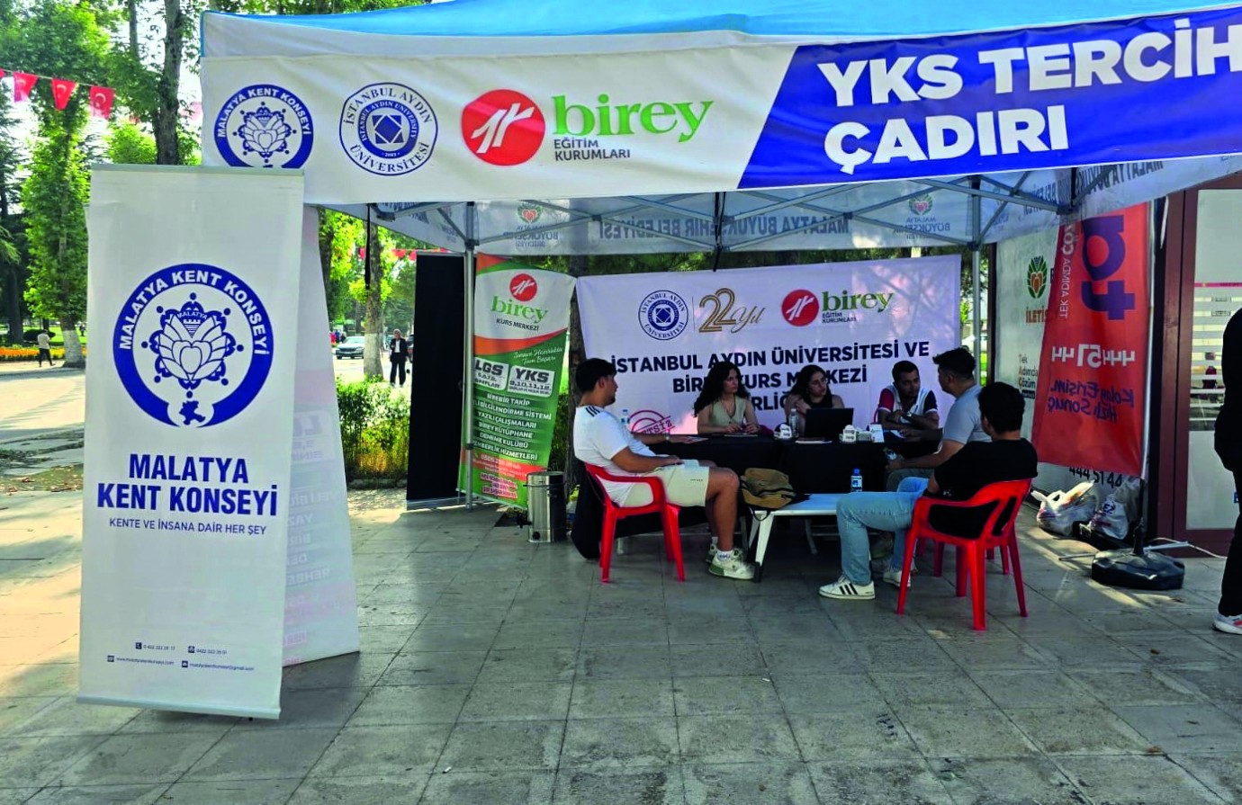 YKS Tercih Danışmanlık Çadırı açıldı