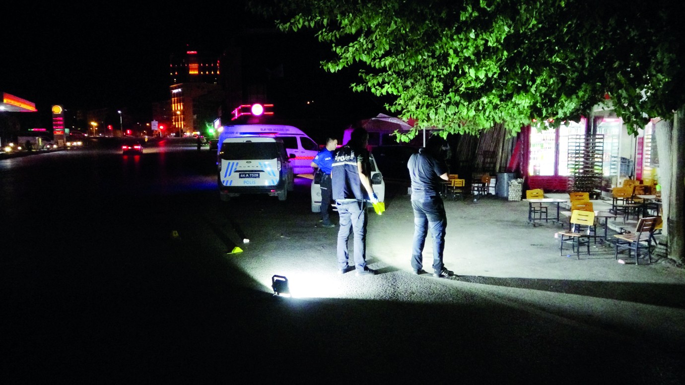 Silahlı kavga: 2 yaralı