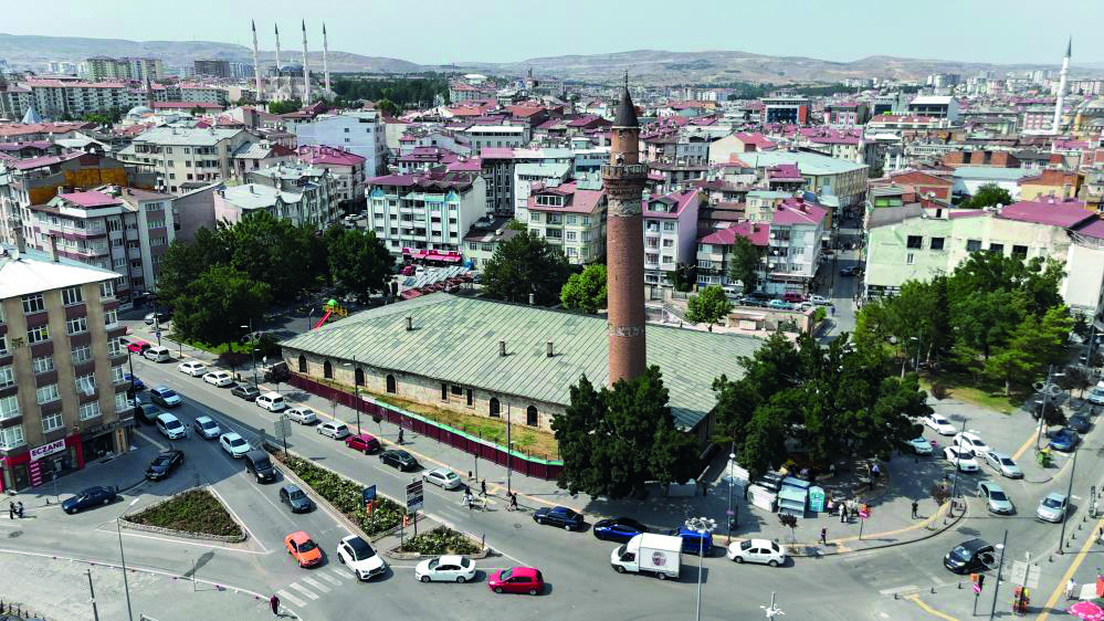 Sivas Ulu Camii'nin restorasyon çalışmalarına başlandı