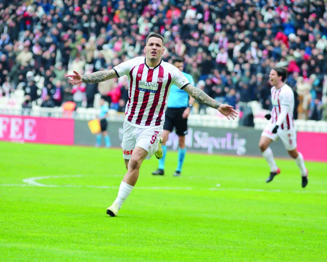 Rey Manaj’a teşekkür