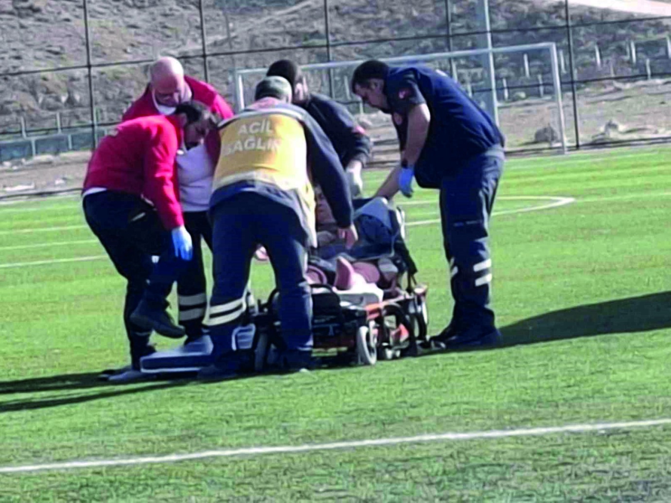 Beyin kanaması geçirdi; imdadına ambulans helikopter yetişti