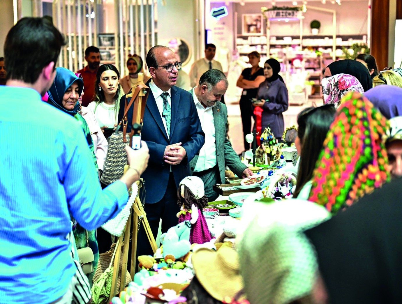 Kadınların el emeği, göz nuru eserleri sergilendi