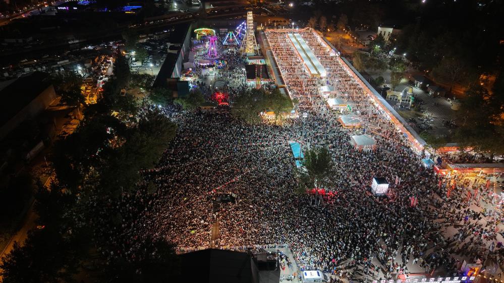 Geleneksel Ağustos Fuarına 11 günde 750 bin ziyaretçi
