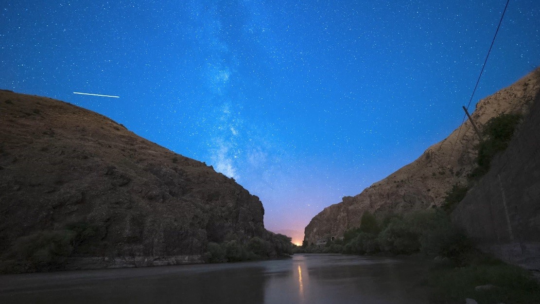 Erzincan'da gökyüzü şöleni: Perseid meteor yağmuru başladı