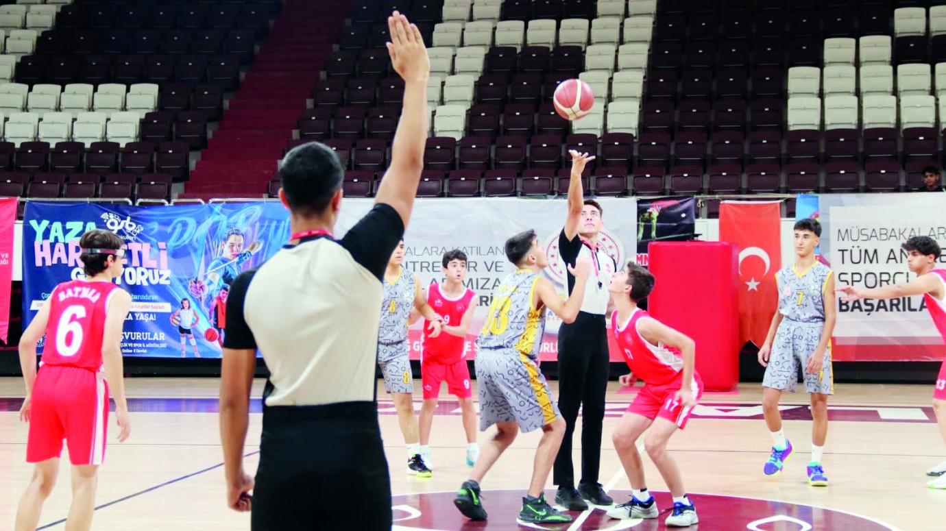 ANALİG basketbol yarı final heyecanı başladı