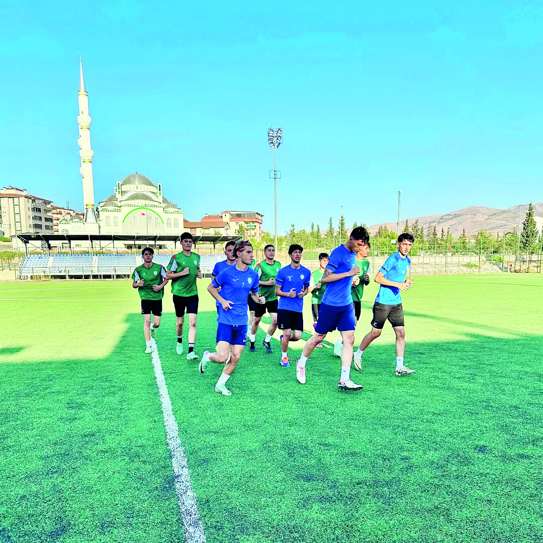 Yeşilyurtspor altyapıda geleceğe yatırım yapıyor