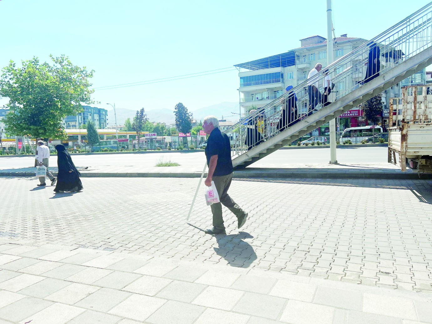 Malatya’da sıcak havalar en çok da yaşlıları etkiliyor