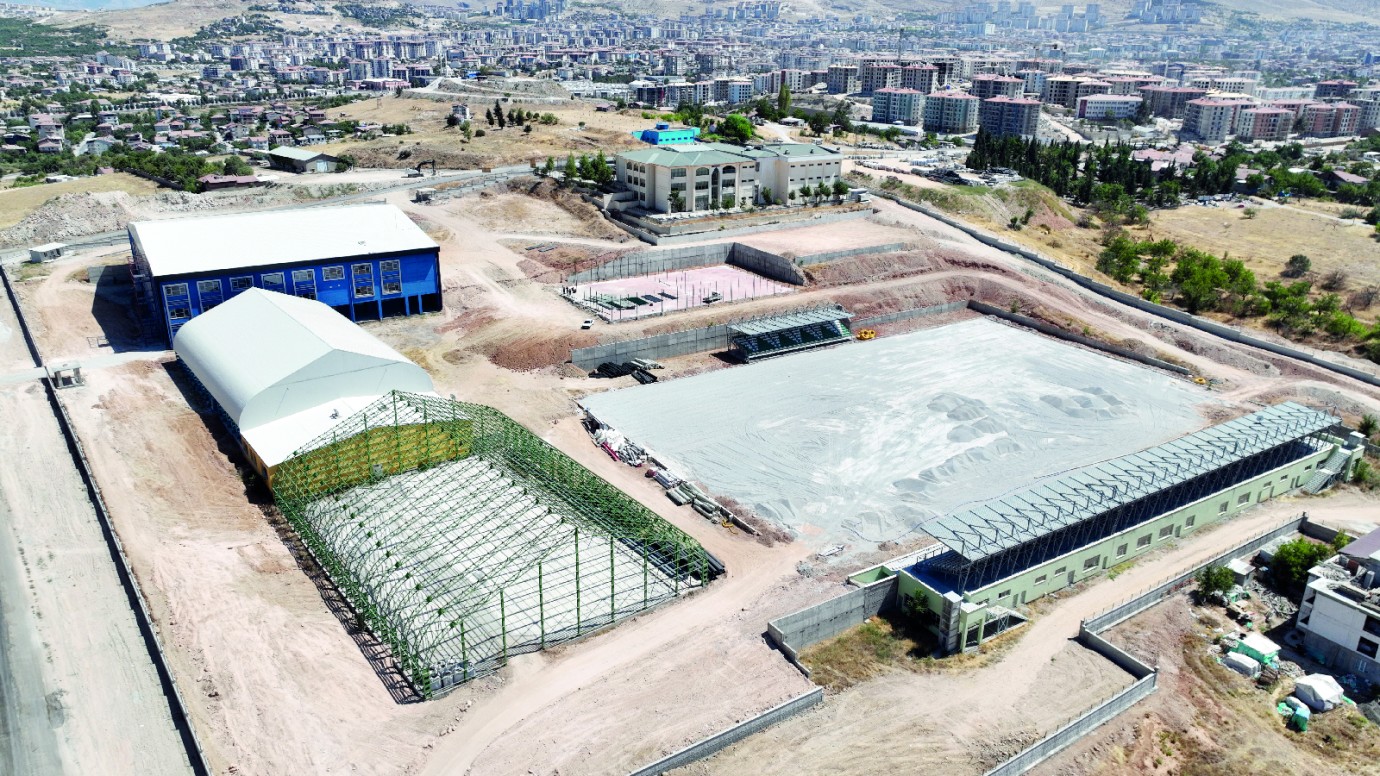 BÜYÜKŞEHİR BELEDİYESİ’NDEN SPORA BÜYÜK YATIRIM