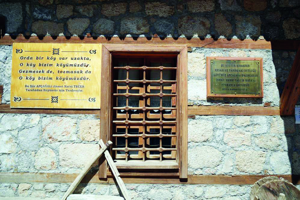 Şair Tecer'in köyü, gezginler ve fotoğraf tutkunlarının ilgisini çekiyor