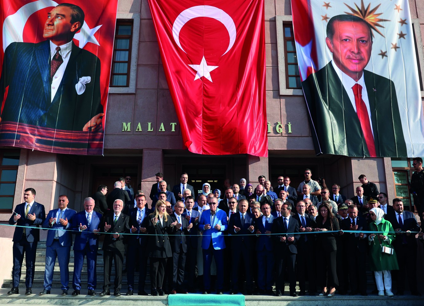 Cumhurbaşkanı Erdoğan valilik binasının açılışını yaptı