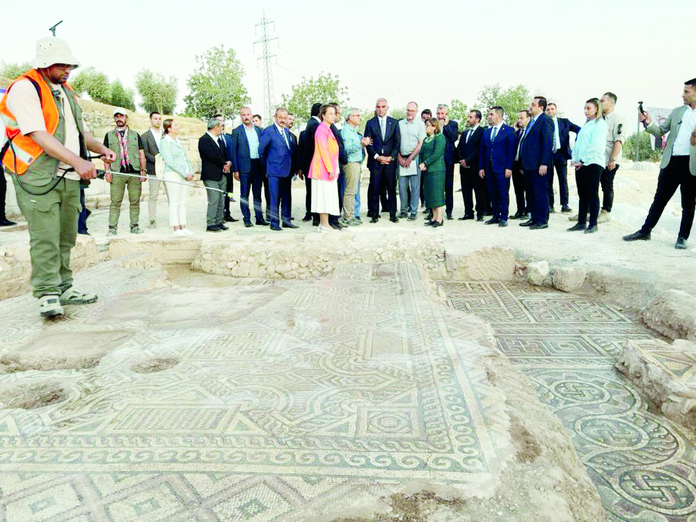 Bakan Ersoy, Dülük Antik Kenti'nde müzik dinletisine katıldı