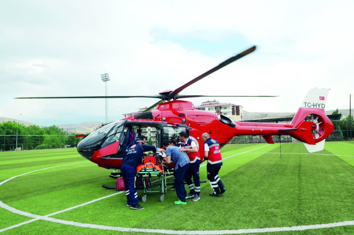 Ambulans helikopter 72 yaşındaki hasta için havalandı