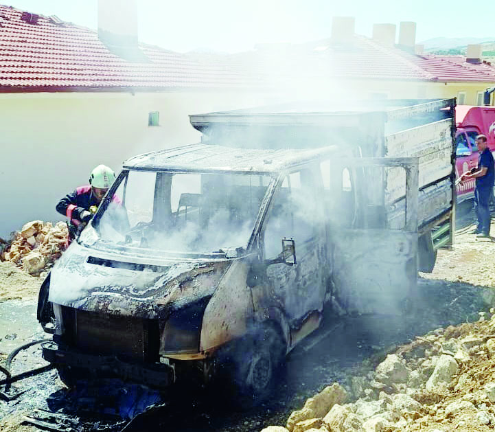 Şantiyede araç yangını