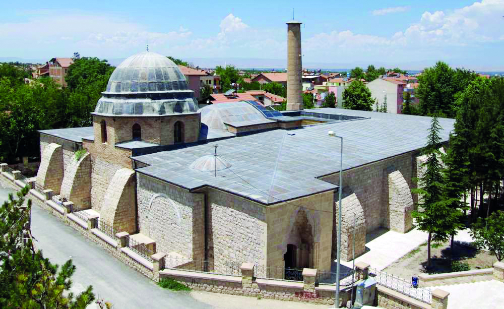 Malatya Ulu Camii depremlerin ardından tarihe direniyor