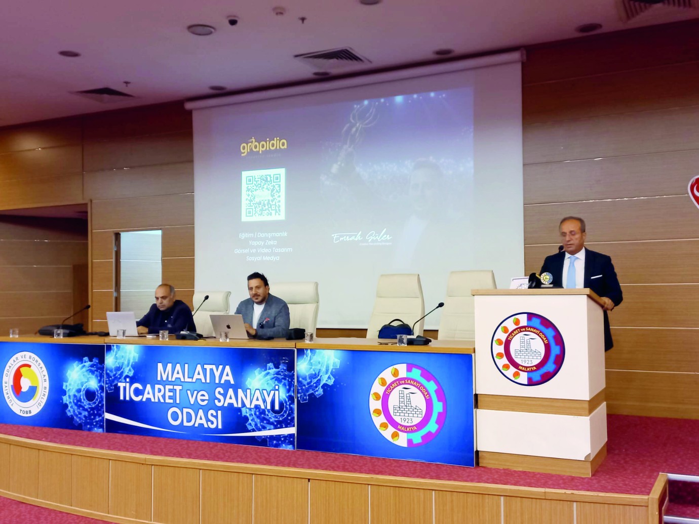 E-Ticaret ve Yapay Zeka Konferansı düzenlendi
