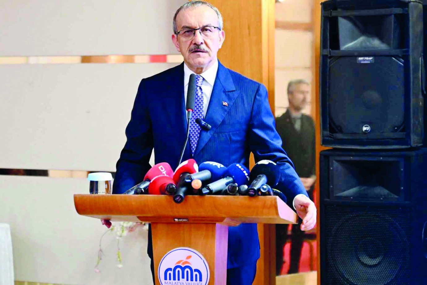 Vali Duyurdu!  Bahçebaşı Konutları 15 Gün İçinde Teslim Edilecek