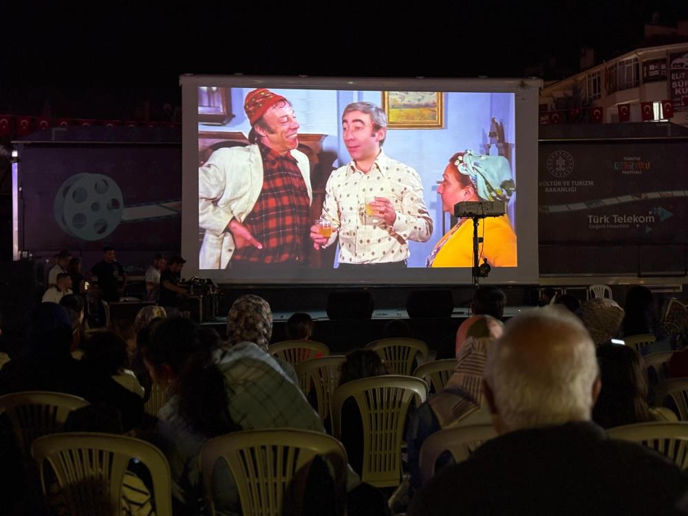 Türkiye Kültür Yolu Festivali kapsamında ‘Sinema Yollarda' TIR'ı Sincan'da
