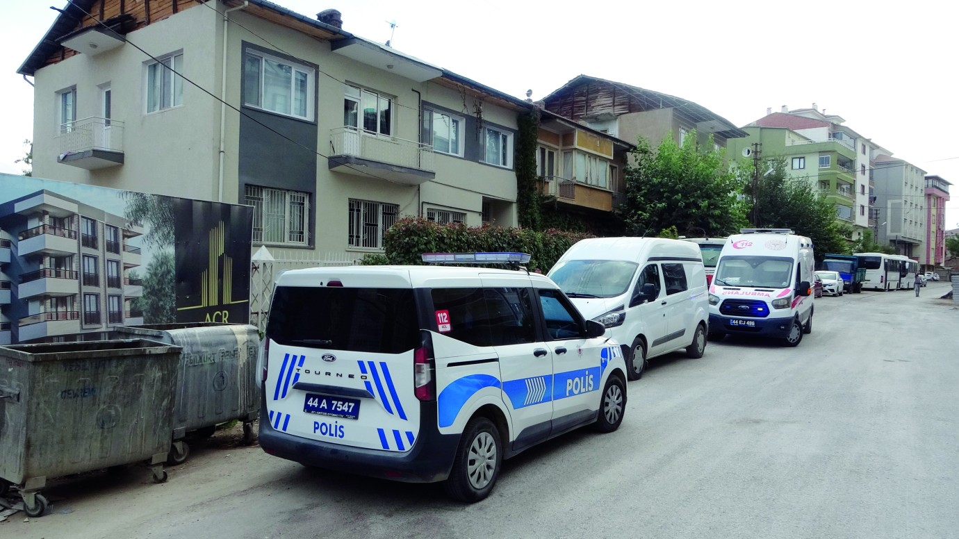 83 yaşındaki adam evinde ölü bulundu