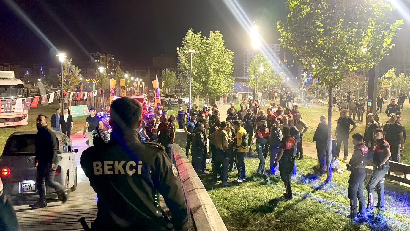 Festival gecesinde olaylar bitmedi!