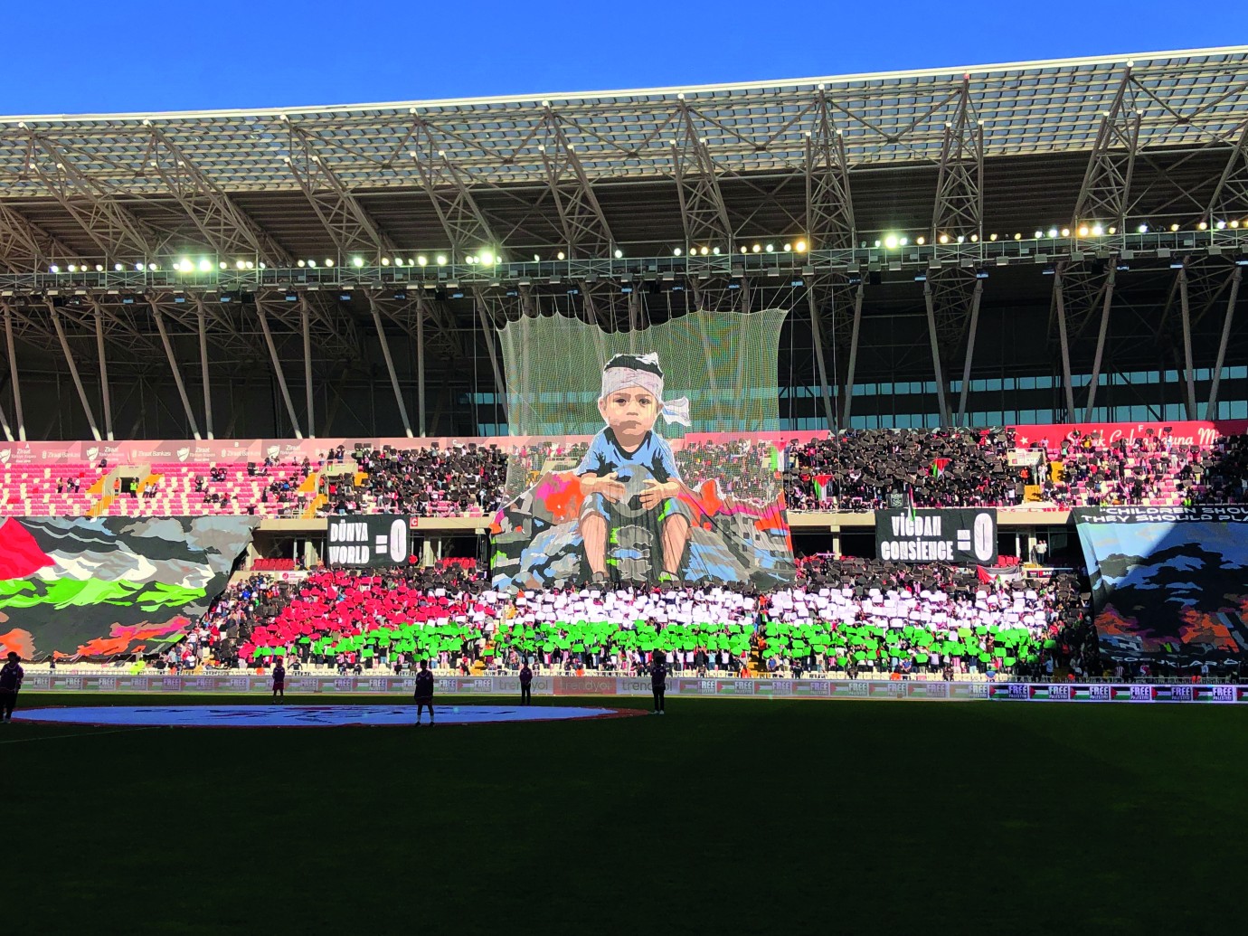 Sivasspor taraftarlarından Gazze koreografisi
