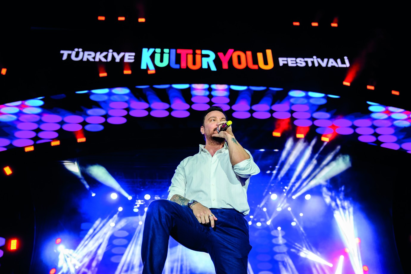 Sinan Akçıl’dan duygusal konser ve Filistin mesajı