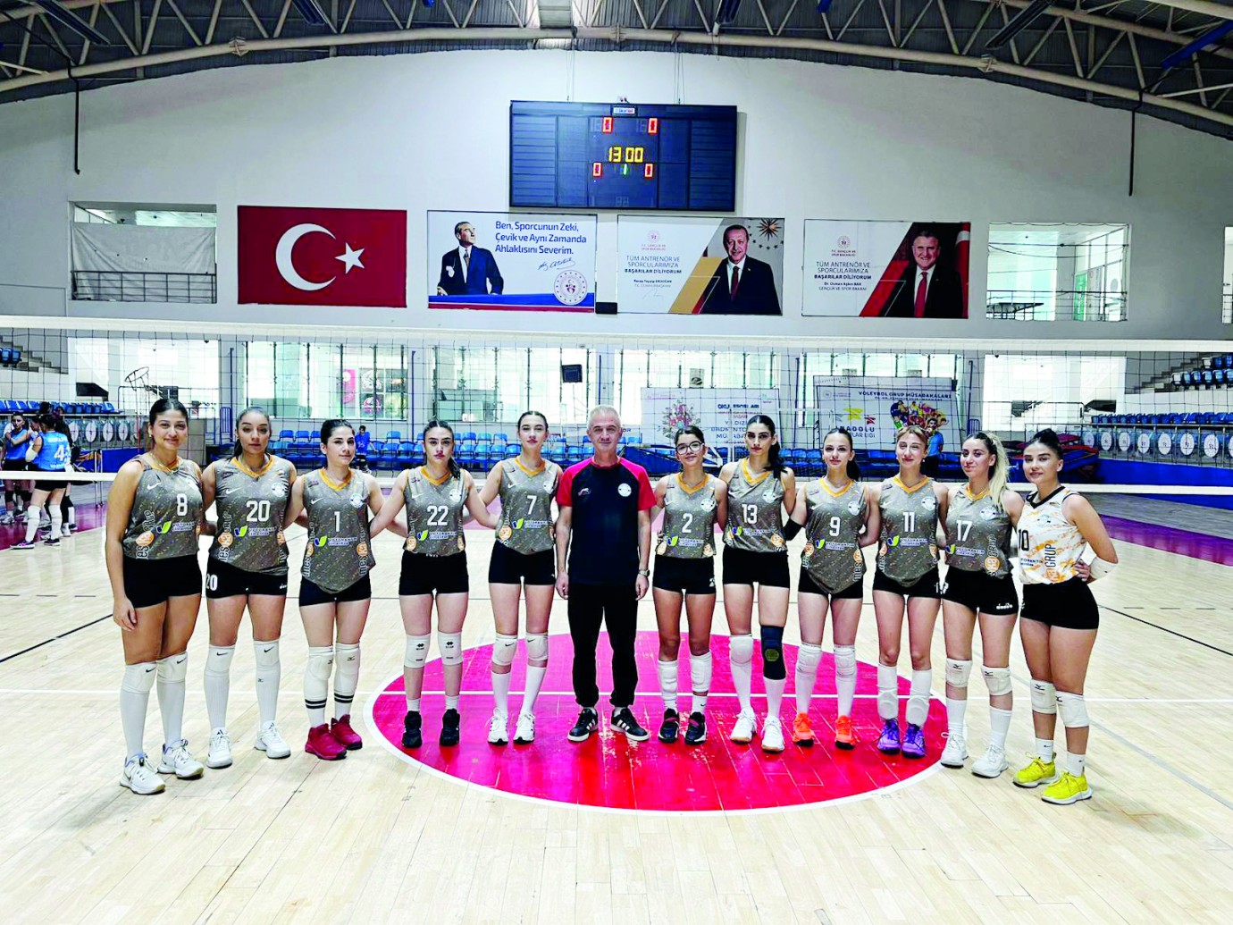 Malatya Nicer Hotel Voleybol Takımı Hakkari’de Fark Attı: 3-0 Galibiyetle Başladı