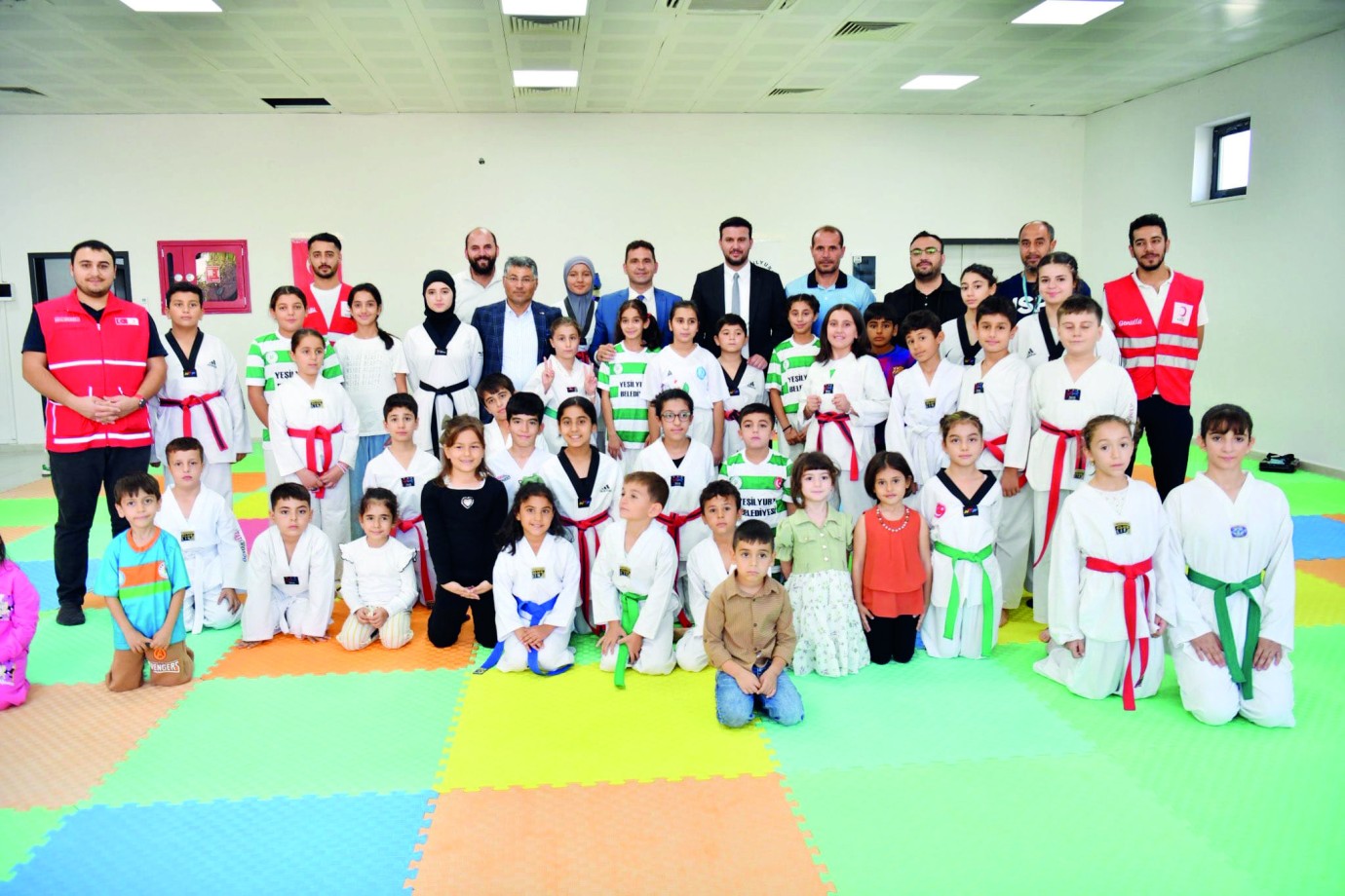 Sporun ve gençliğin yanında olmaya devam ediyoruz