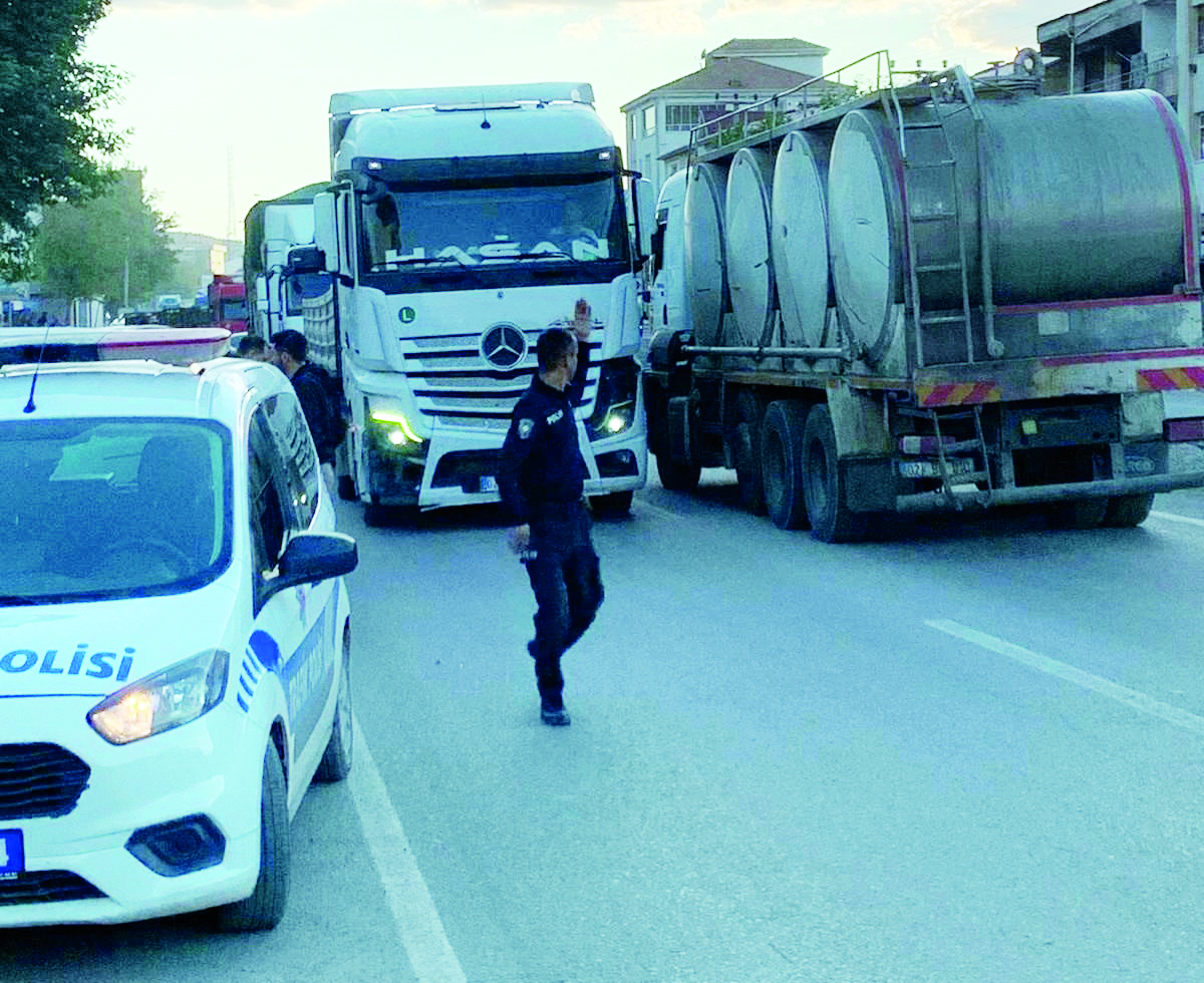 Yaşlı kadına tanker çarptı