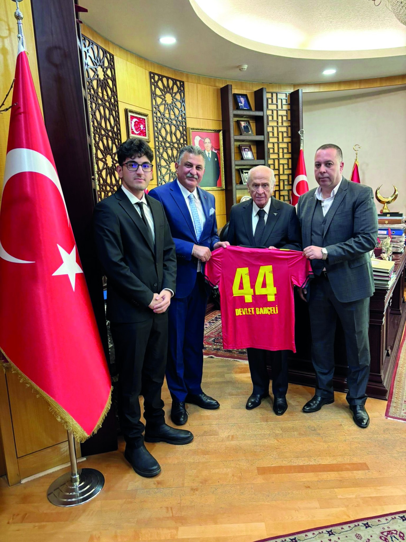 YMS’den MHP Lideri Bahçeli’ye ziyaret
