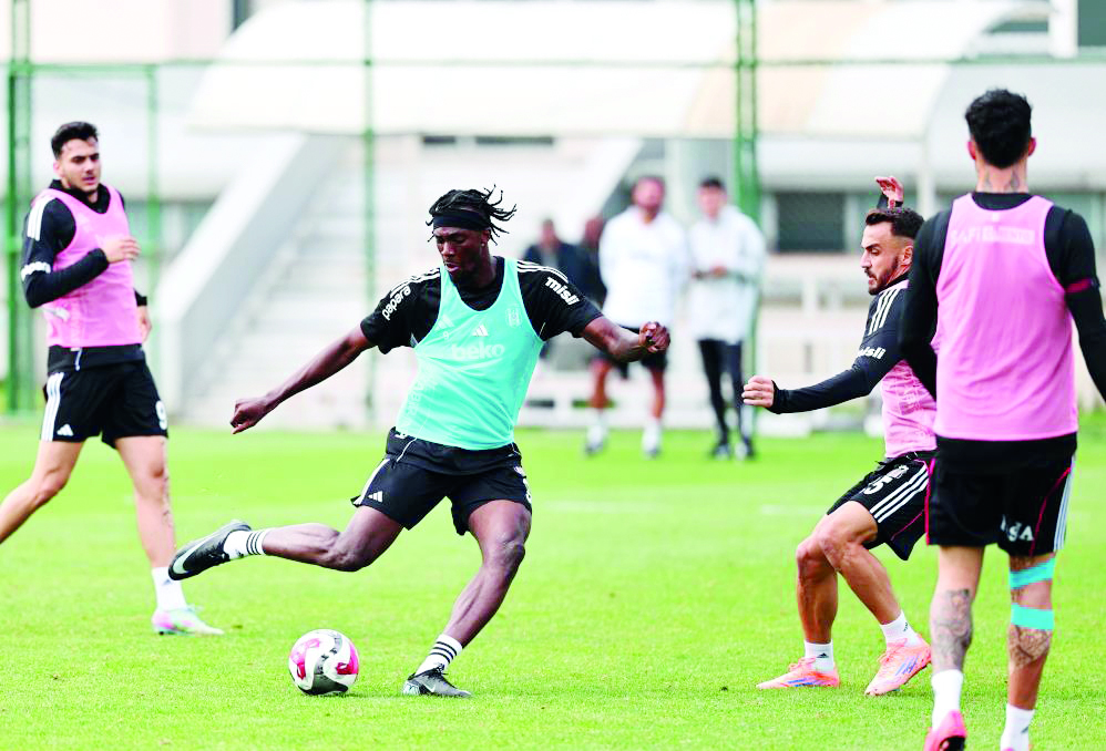 Beşiktaş kondisyon ve taktik çalıştı