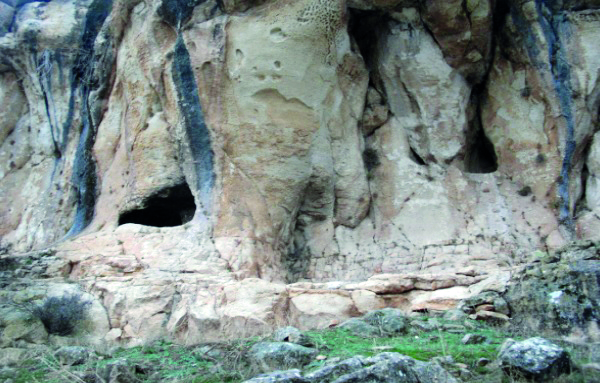 Geçmişin izlerini taşıyan mezar odaları ilgi çekiyor