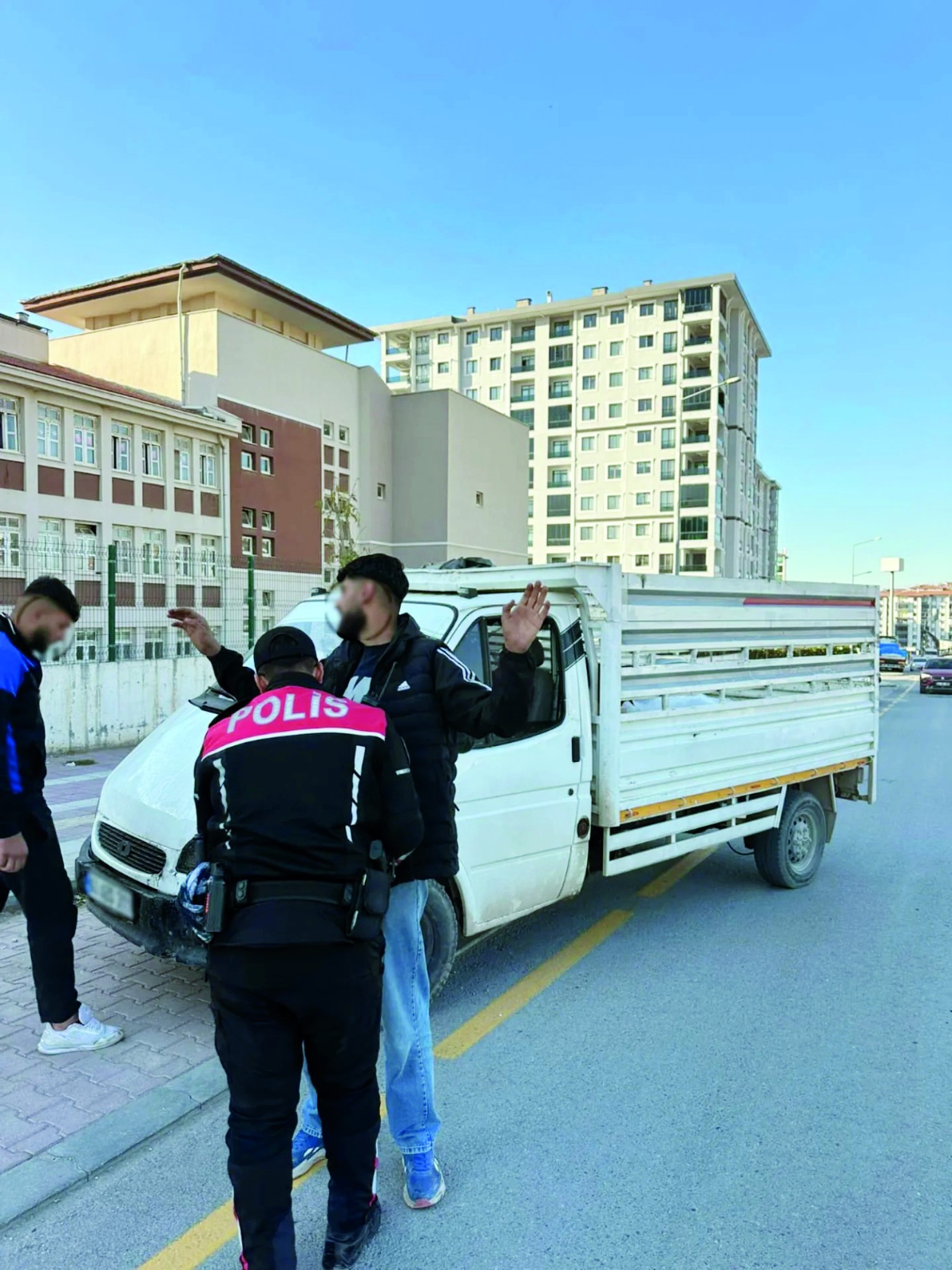 Okul çevrelerinde güvenlik denetimleri aralıksız sürüyor