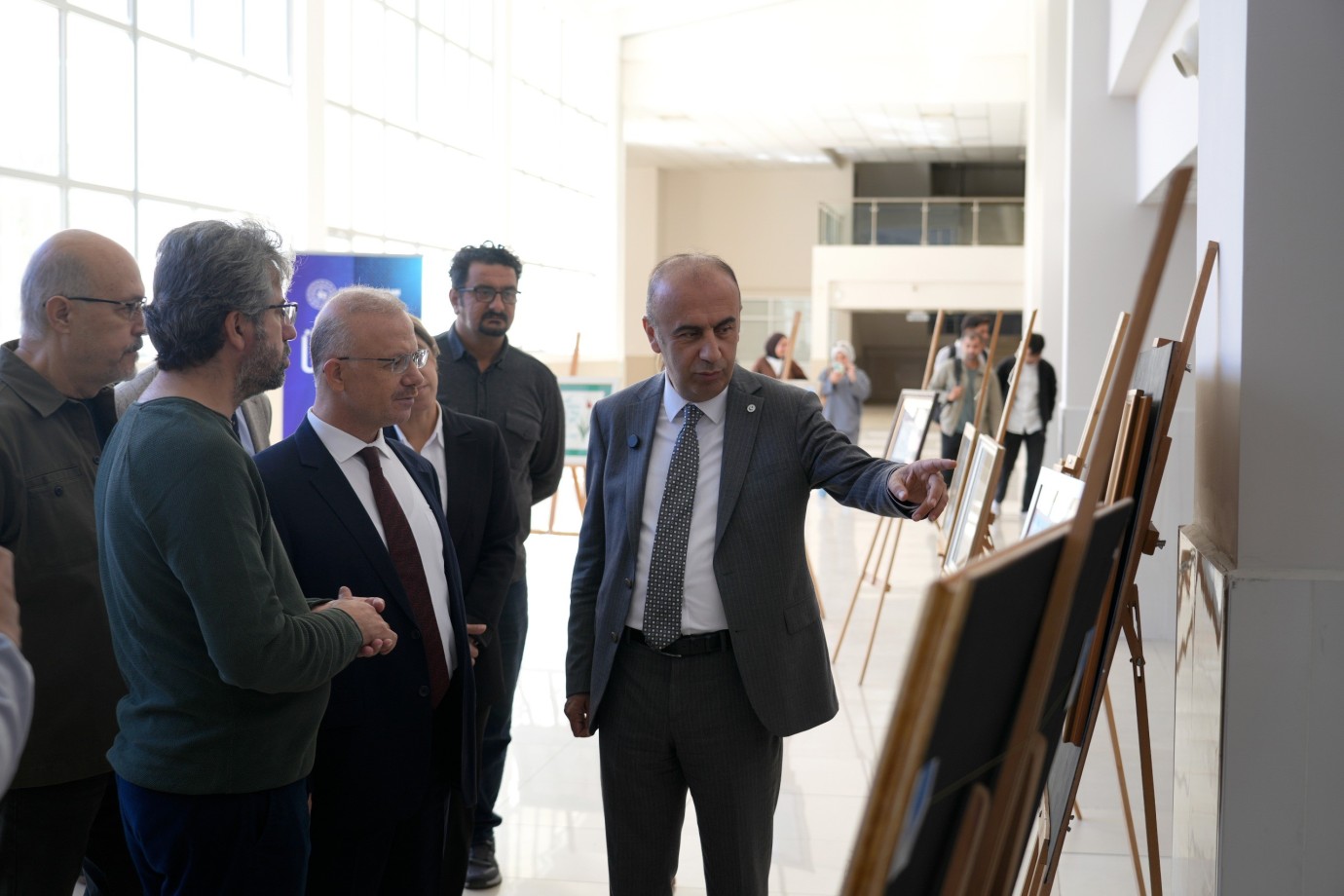 Ebru, hüsn-i hat ve kaligrafi eserleri sergilendi