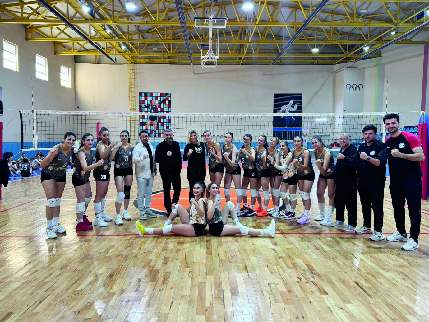 Malatya Nicer Hotel Bayanlar Voleybol Takımı, liderliğini sürdürdü
