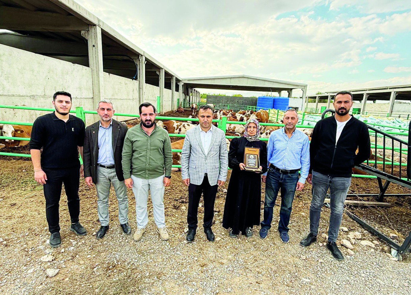 Kadın girişimci Hafure Adak'a plaket