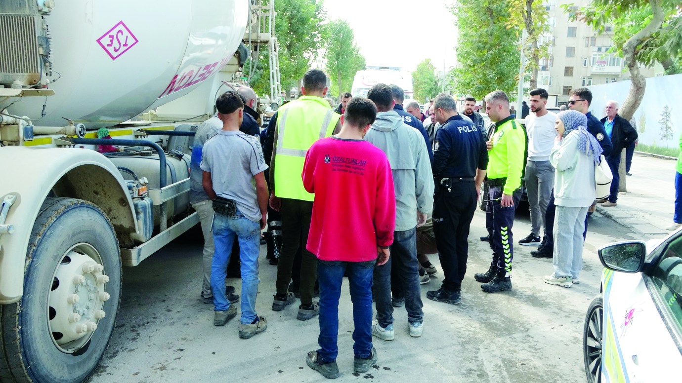 Beton mikserinin çarptığı kadın yaralandı
