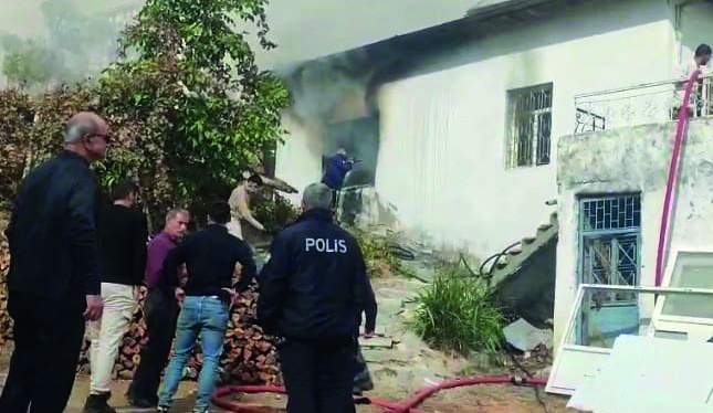 Akçadağ’da korkutan ev yangını