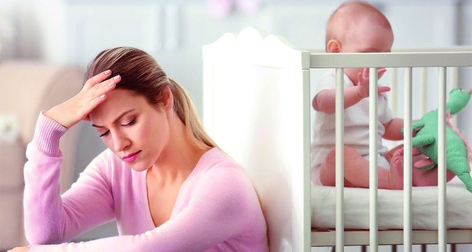 Yeni doğum yapan her 10 anneden 7'si lohusa depresyonu yaşıyor