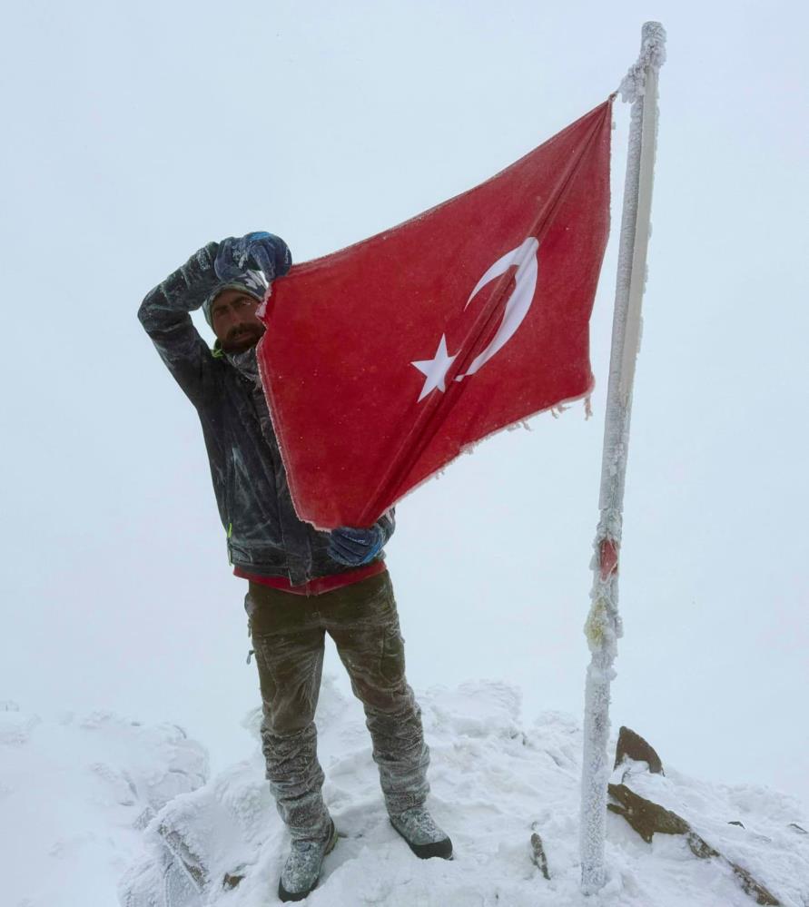 Cumhuriyet coşkusu Erciyes’in zirvesine taşındı