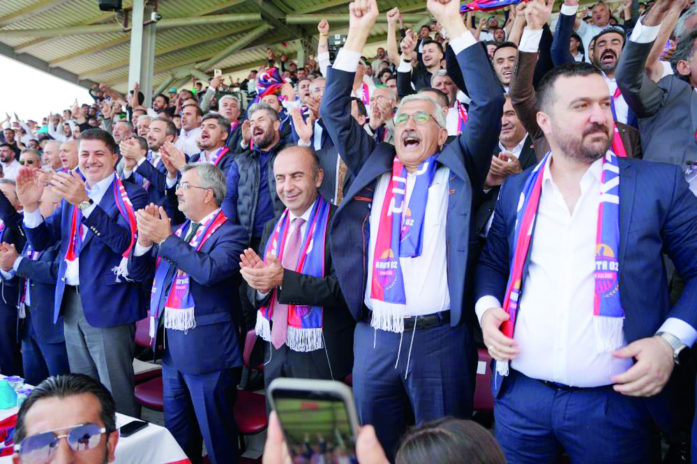 Kahta 02 Spor'dan tarihi zafer